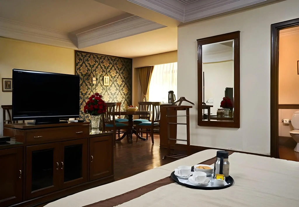 Qutub Residency