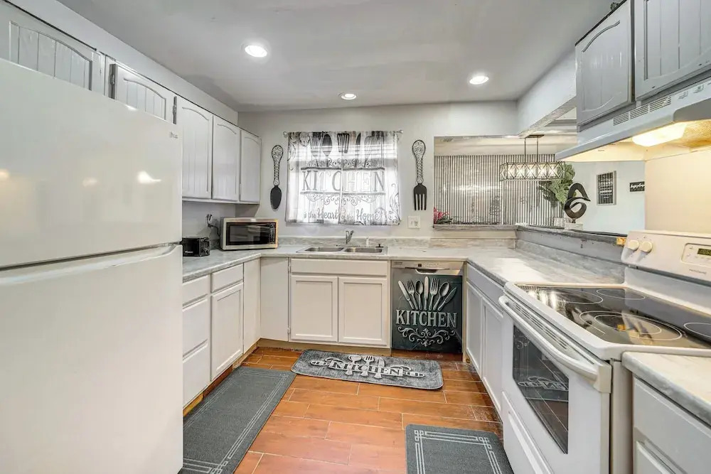Furnished Patio! Family-friendly Tulsa Townhome