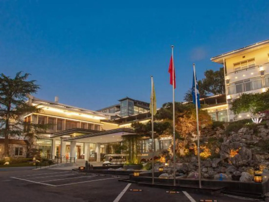 Riverside Garden Holiday Hotel