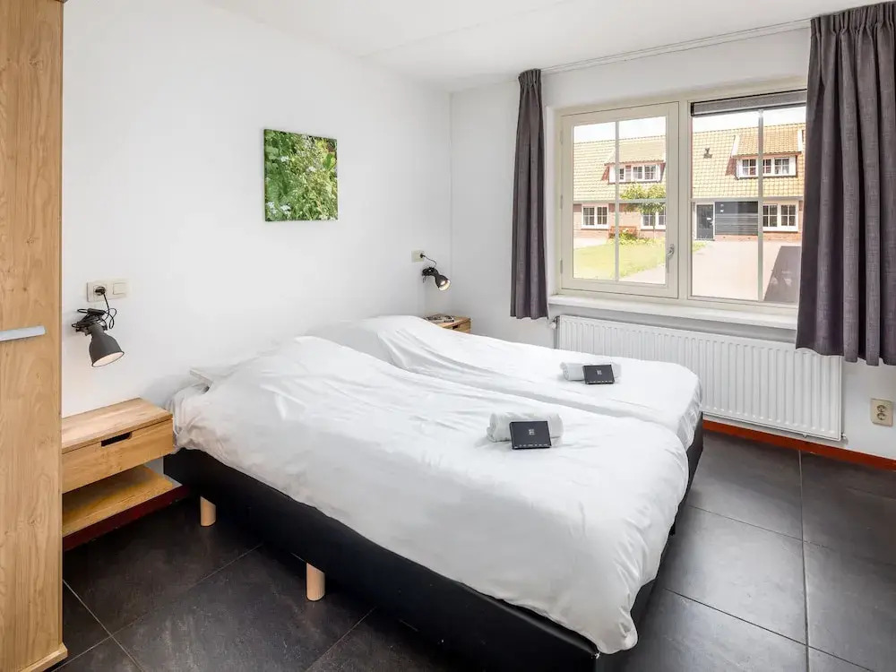 Spacious Home With a Whirlpool and six Bathrooms, in Twente