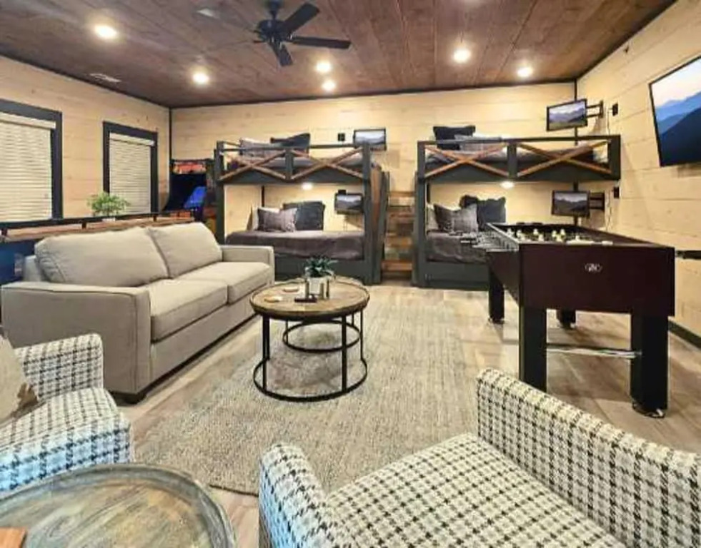 New Private Pool-6br-waterpark-mtn View-sleeps 18