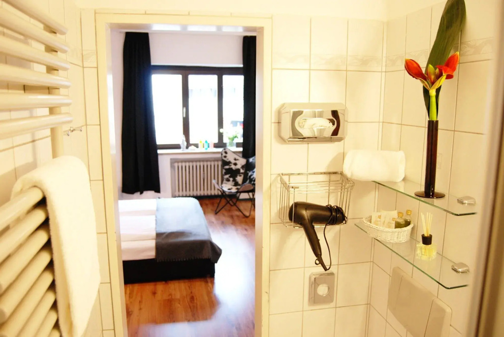SMARTY Cologne Dom Hotel - Boardinghouse - KONTAKTLOSER SELF CHECK-IN