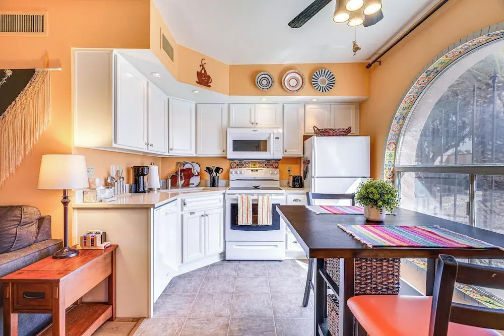 Charming Green Valley Townhome w/ Community Pool!