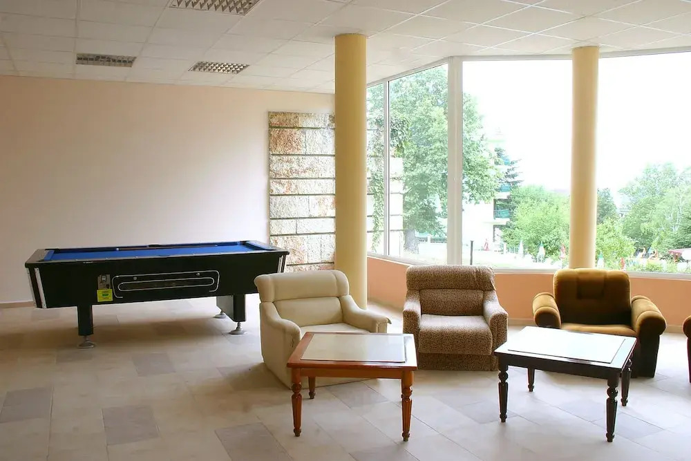 Vezhen Hotel - Free Parking