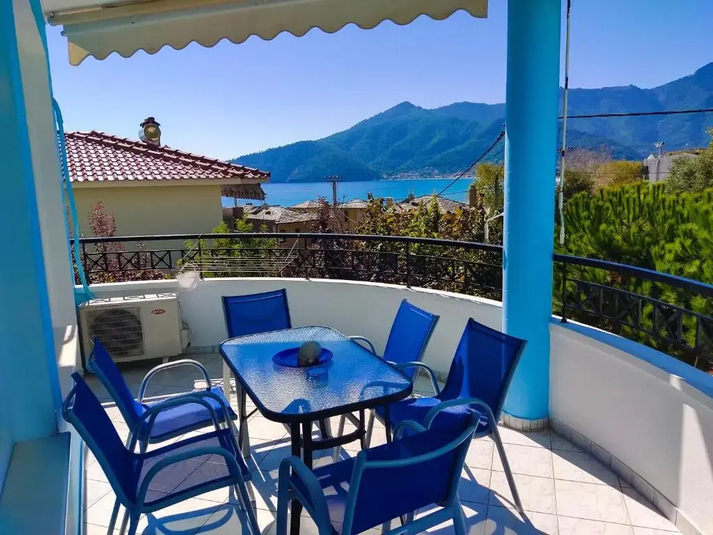 Ellinas Hotel