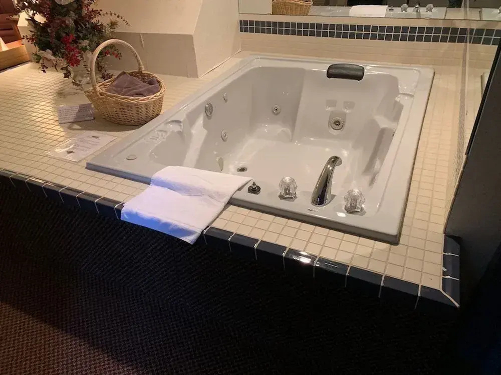 Lomira Inn and Suites