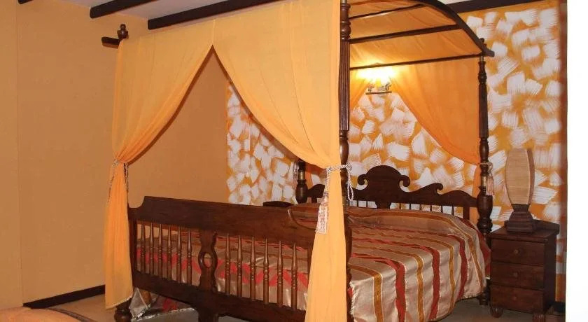 Solomon Beach Hotel
