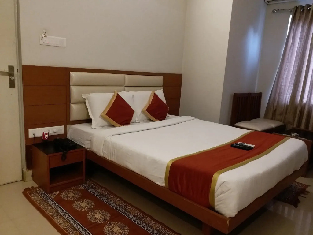 Zaith Residency Near US Consulate and Apollo Hospitals