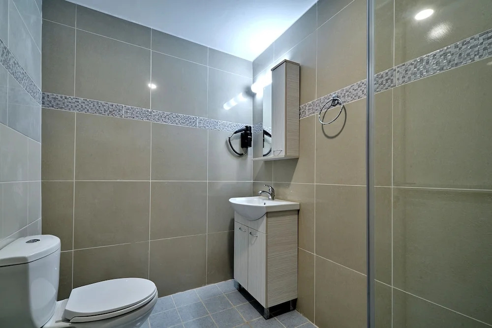 Lake View Suites
