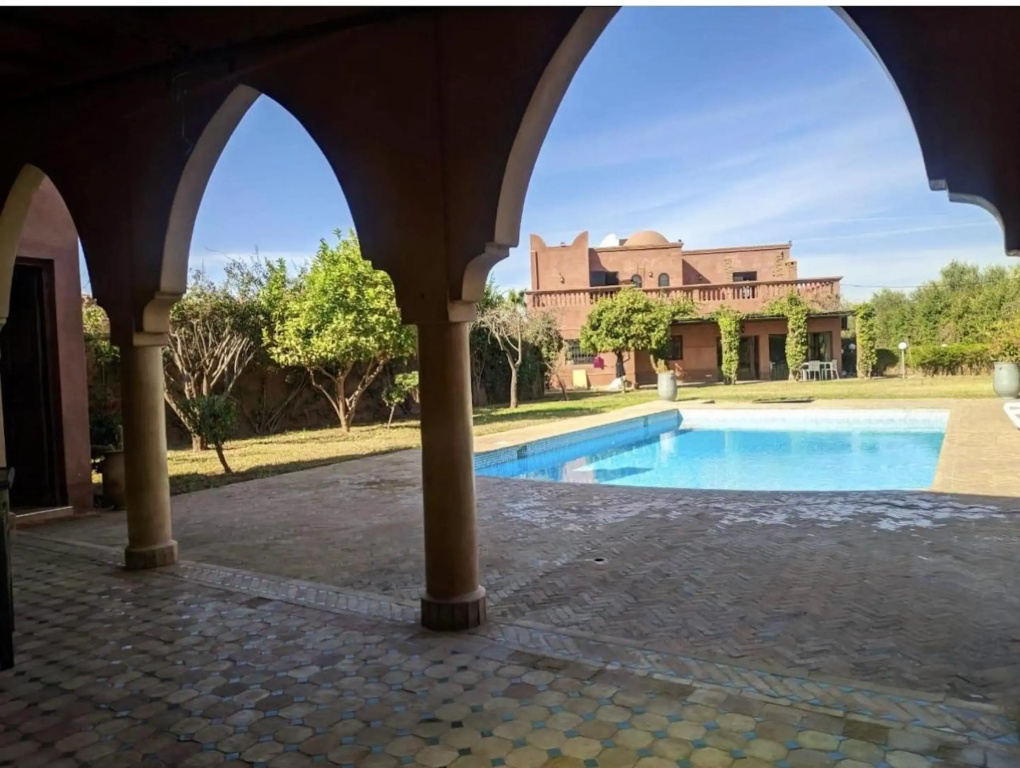 5 bedrooms villa with private pool enclosed garden and wifi at Marrakech