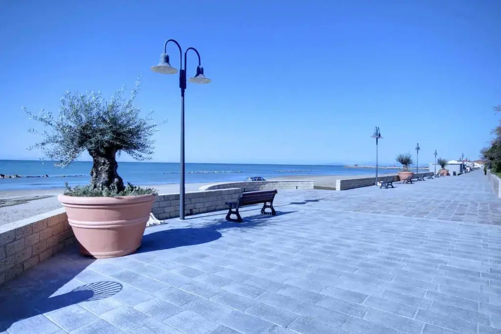 LUCIANA 2 camere 1 bagni terrazza fronte mare posto auto