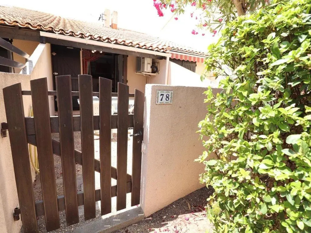 Appartement Le Grau-du-Roi, 2 pièces, 5 personnes - FR-1-307-132
