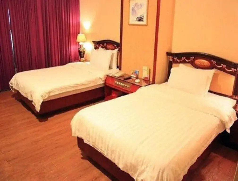 Guangyuan Hotel (Yellow River Fashion City Shop, Humen Pedestrian Street, Dongguan)