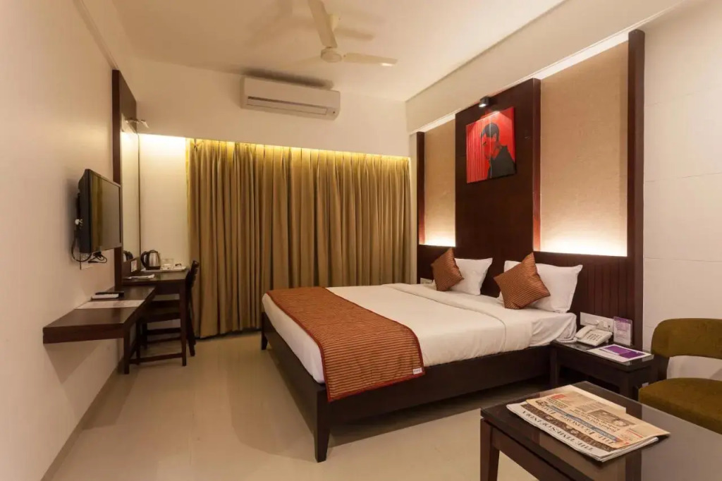 Hotel Chaitali - Pure Veg