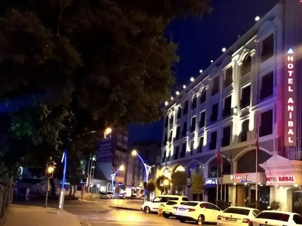 Anibal Hotel