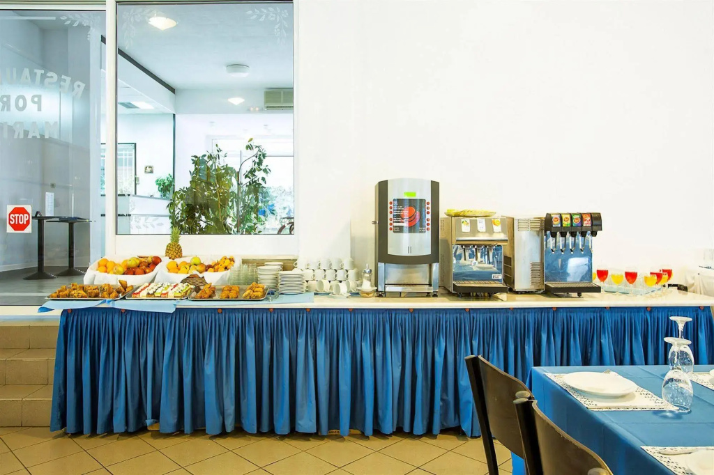 Xenios Port Marina Hotel