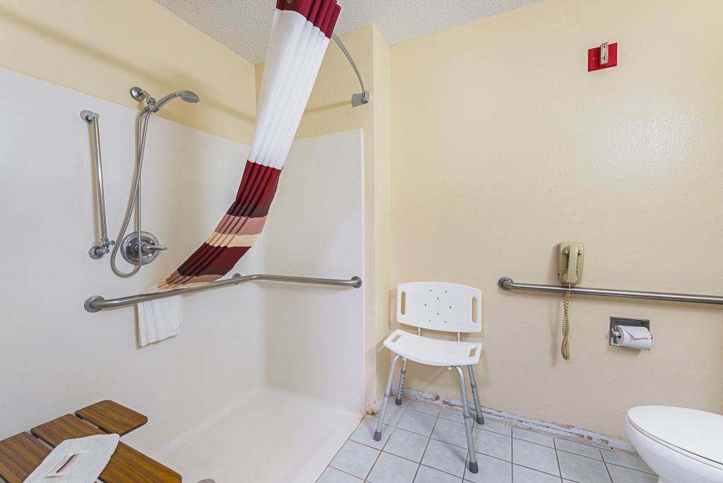 Red Roof Inn Auburn