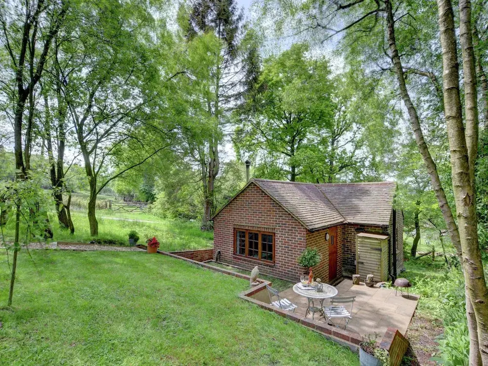 Quaint Holiday Home in Hartfield for Couples near City Center