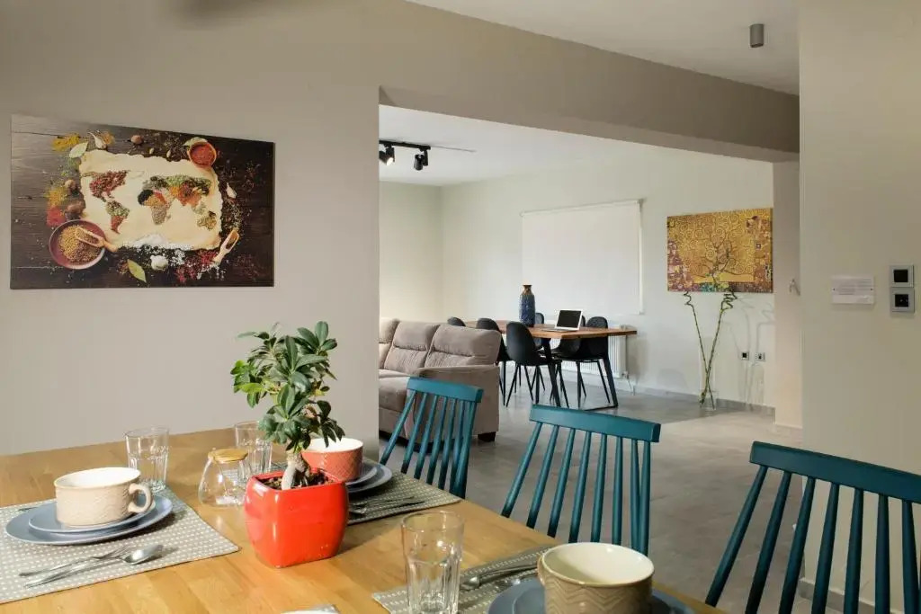 Evangelie Residence a brand new design apartment 5 minutes from the sea with a large garden