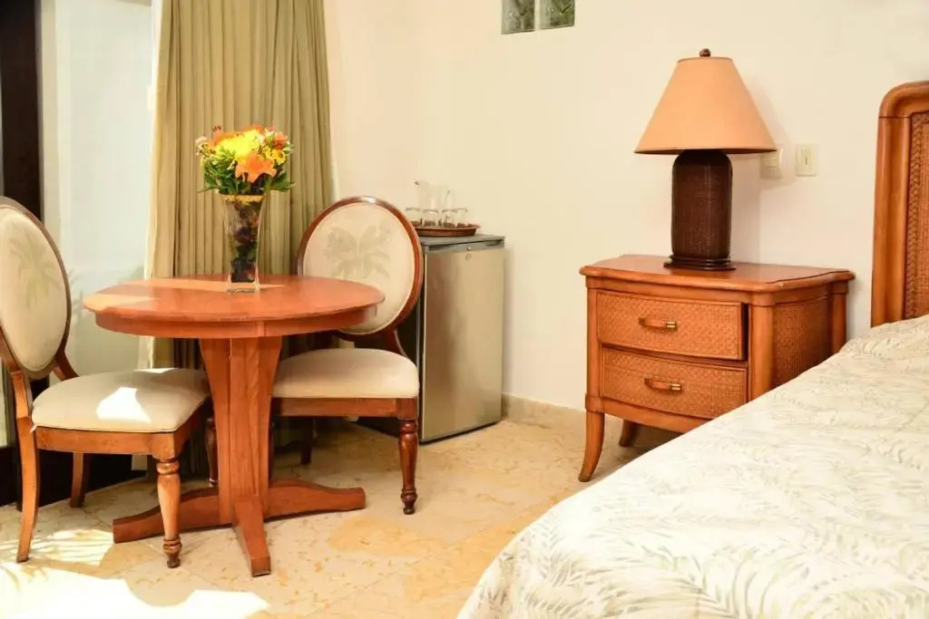 3 Bedroom Suite in DT Playa del Carmen with Pool!