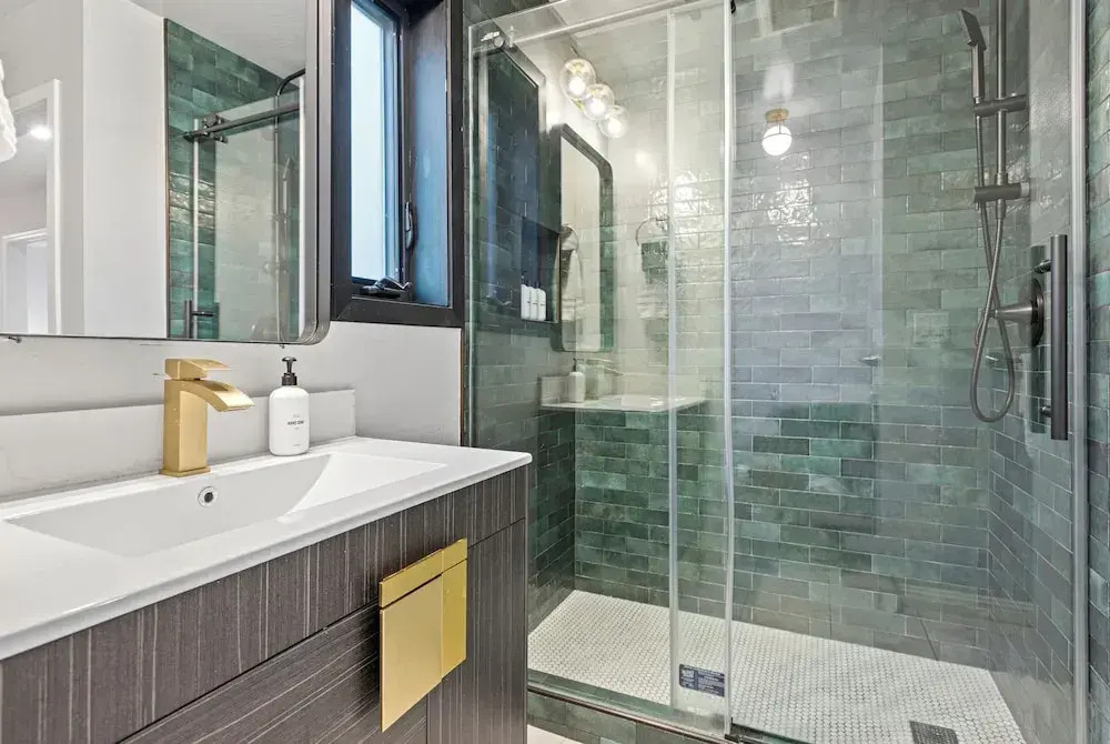Marbella Lane 3BR Penthouse Executive Suite SFO