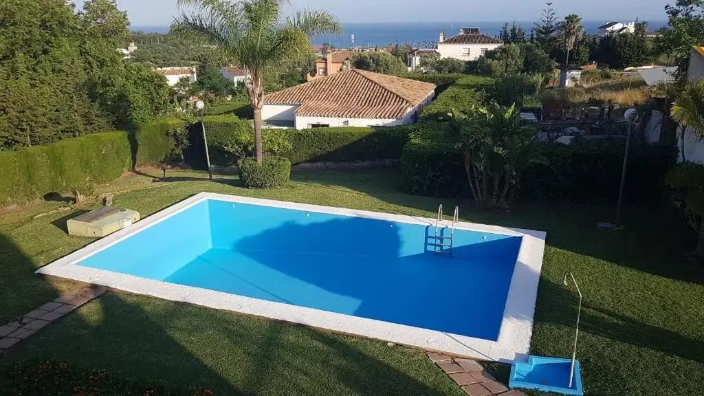 Wave House. Terrace, BBQ,piscina,800mt to beach