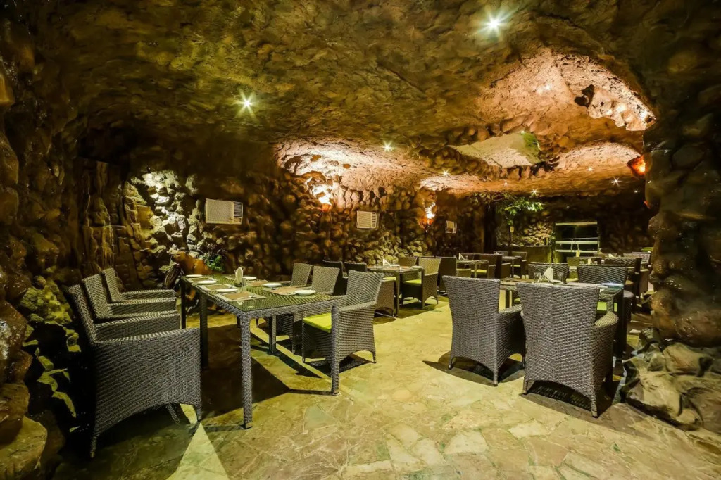 Summit Green Lake Tea Resort & Spa