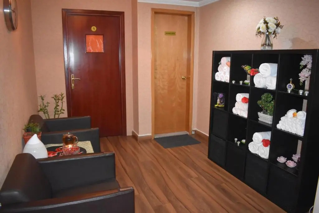 Emirates Plaza Hotel