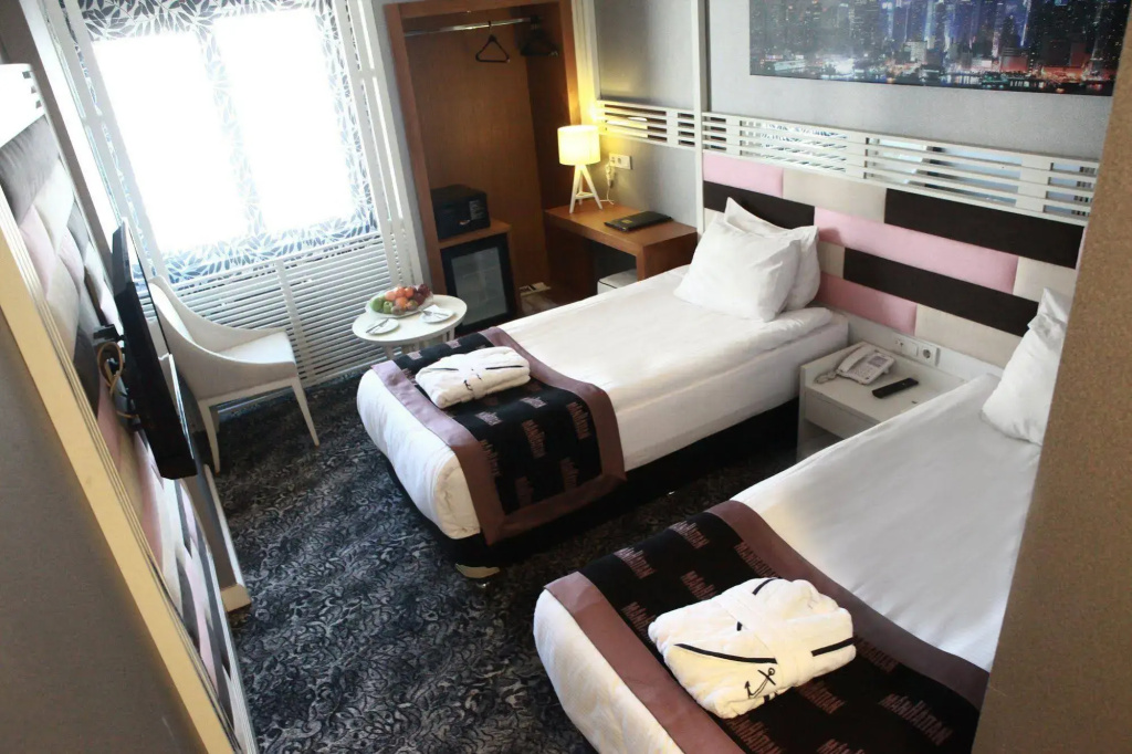 Manhattan Hotel