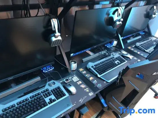 Shenzhen Time E-sports Hotel (Shenzhen Vocational College Xili Subway Station)