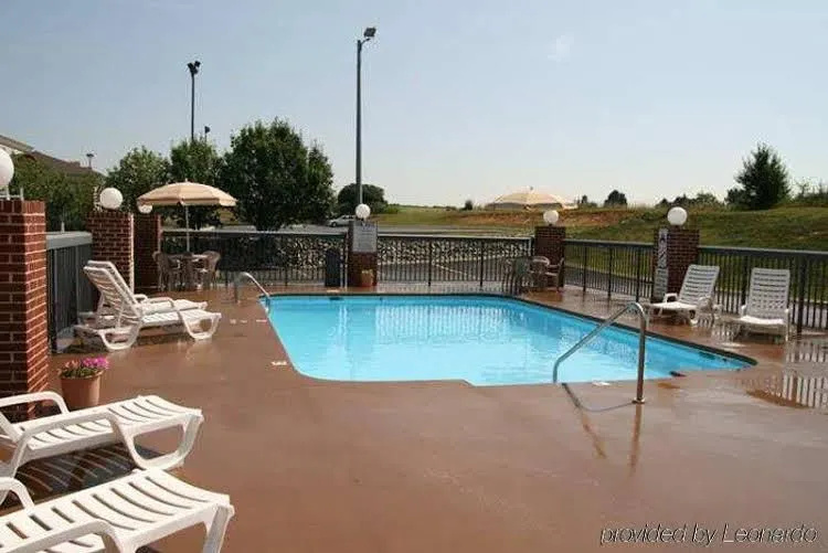 Homestead Inn East