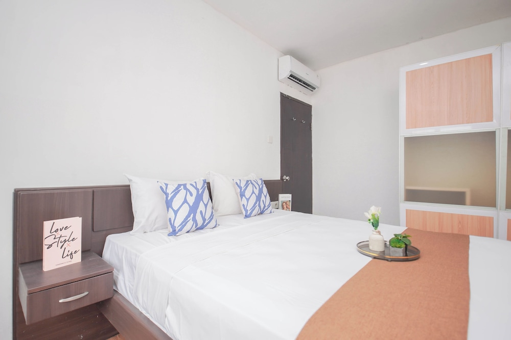 Cozy 2BR Cosmo Residence Apartment near Thamrin City Mall