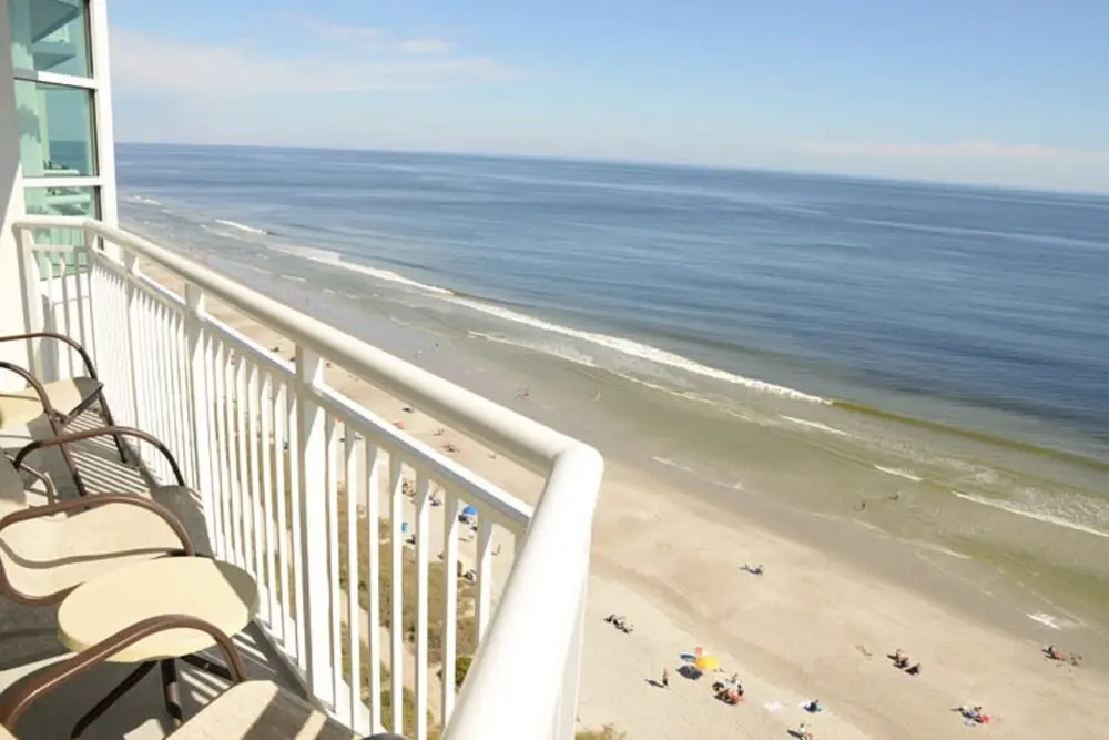 Carolinian Beach Resort - by Vacasa