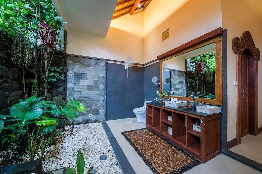 Luxury 3BR Infinity Jungle View Aashaya Villa Ubud
