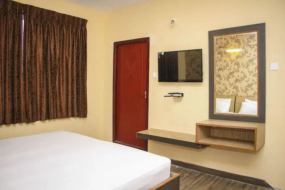 Hotel De Santosh Residency