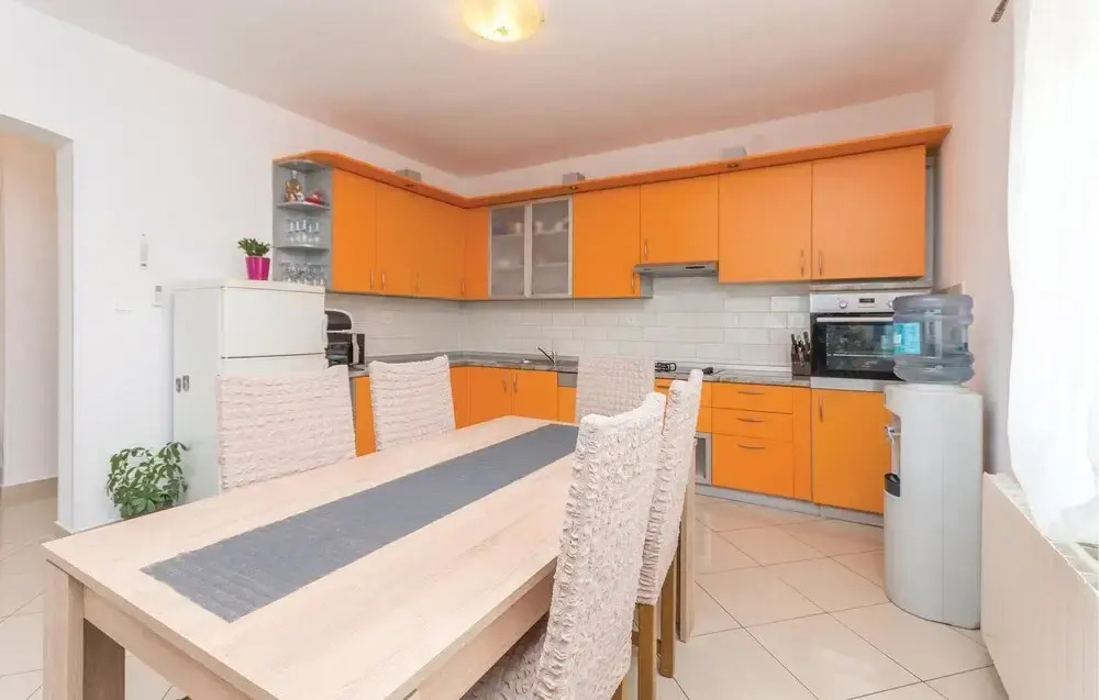Stunning Home in Nadin With 5 Bedrooms, Wifi and Outdoor Swimming Pool
