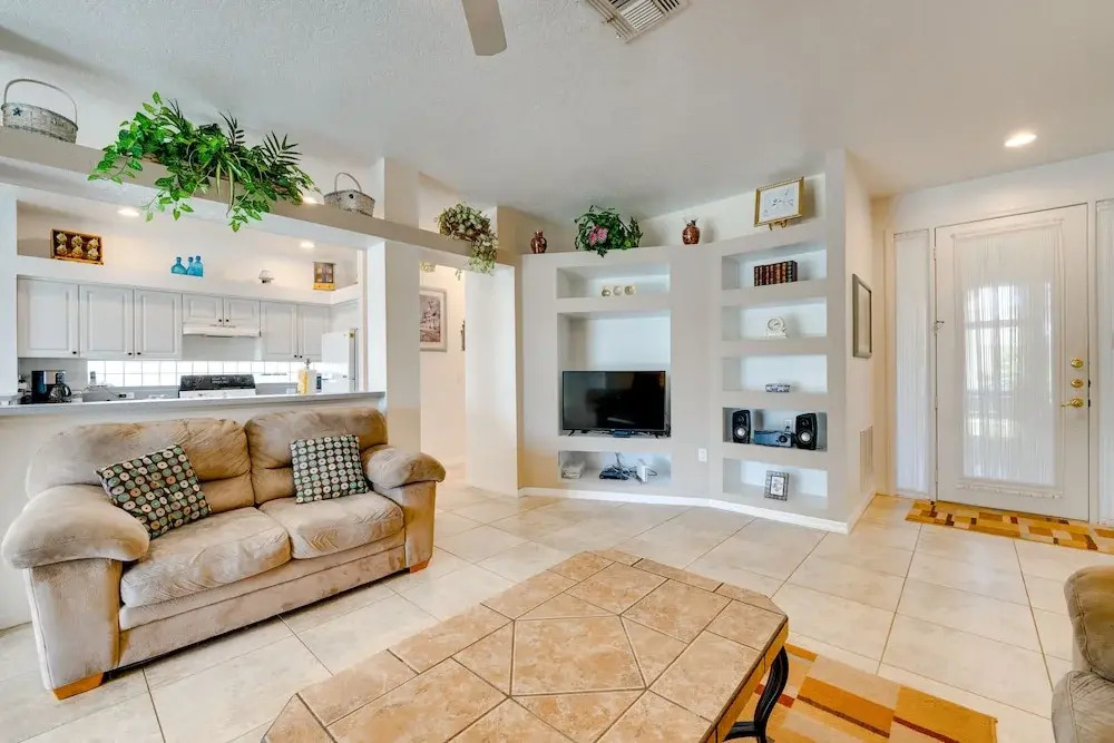 Kissimmee Home w/ Pool + Pond View, 5 Mi to Disney