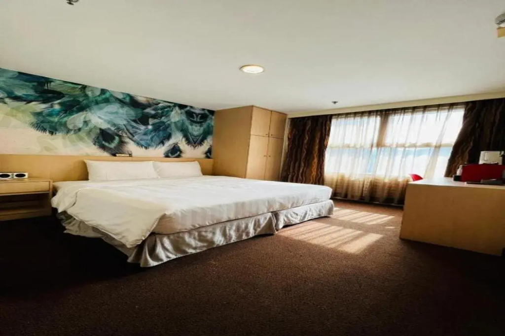 Hennessy Hotel