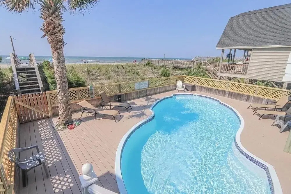 Shining Sea 5 Bedroom Home by RedAwning