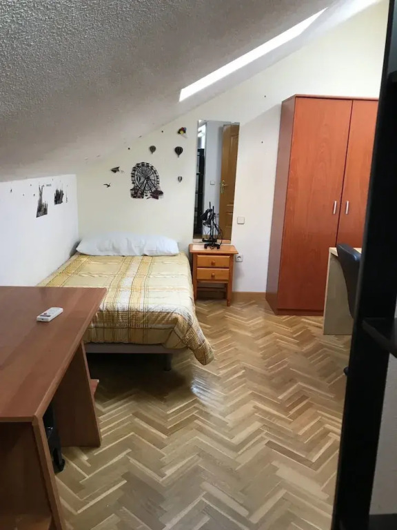 Residencias Universitarias Jose Luis 64