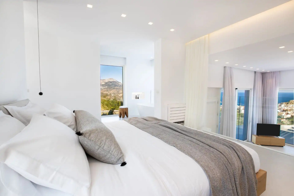 ISTIA LUXURY VILLAS