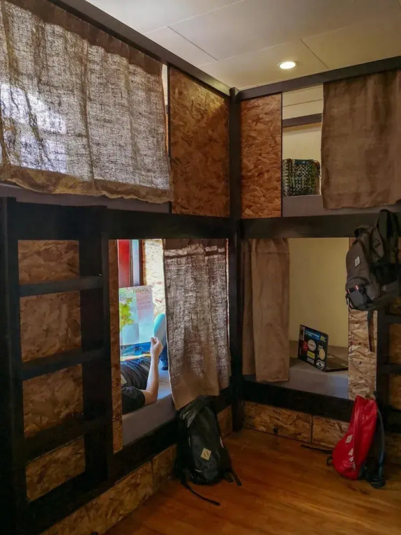 Spinning Cat Hostel - Adults Only