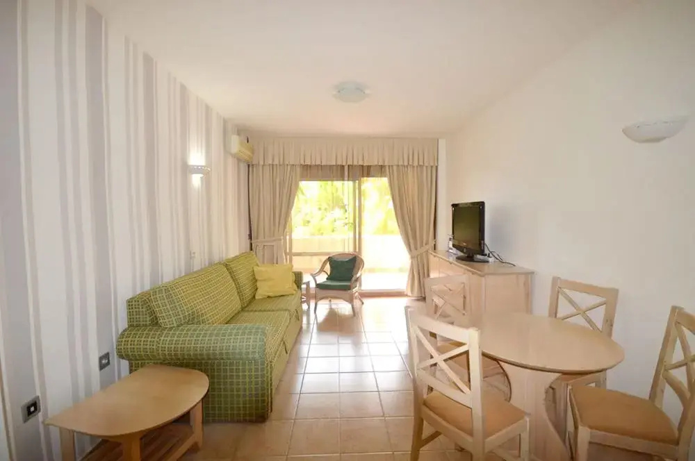Apartment With one Bedroom in Benalmádena, With Shared Pool and Furnished Terrace