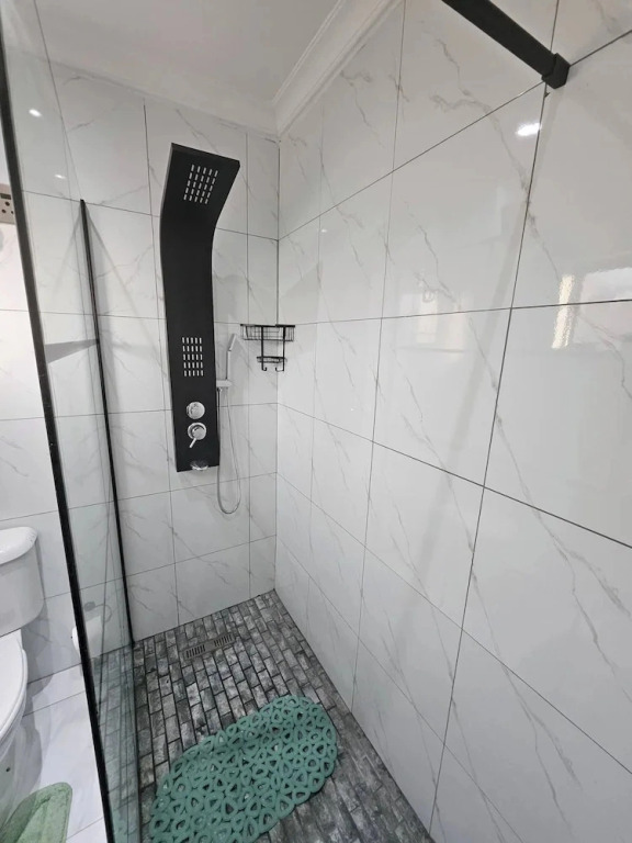 Luxurious Holiday House in Kempton Park With Pool Access