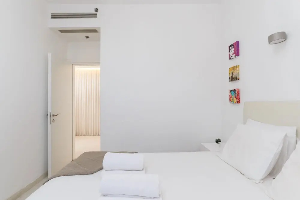 Bat Yam Luxury with Terrace & Sea View