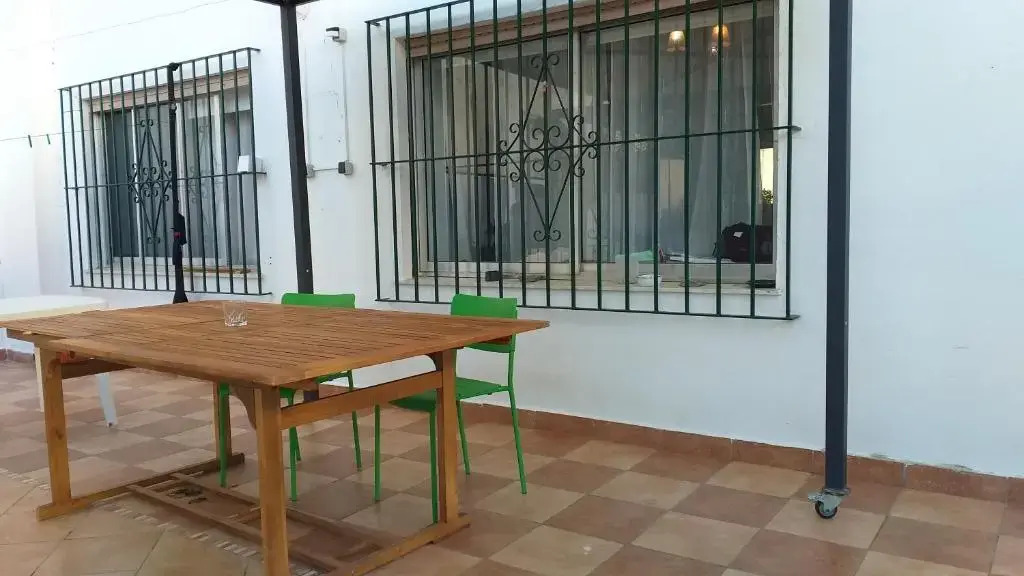 BNB LOLA - Habitacion con Baño privado en el pasillo y aire acondicionado