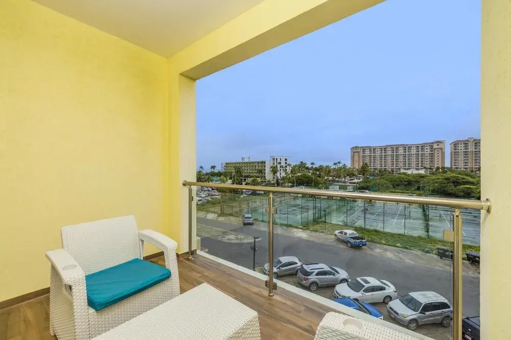 Palm Beach Aruba 3BR 2BA Close to Beach
