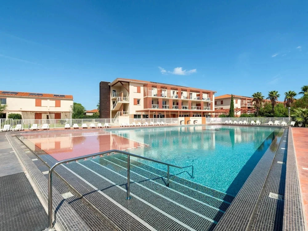 Chic 4-guest Studio, Wellness & Pool