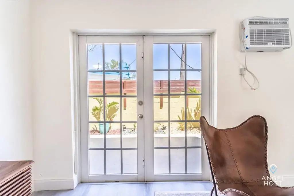 Sleek and Cozy Space 8Min to Ft Lauderdale Beaches!