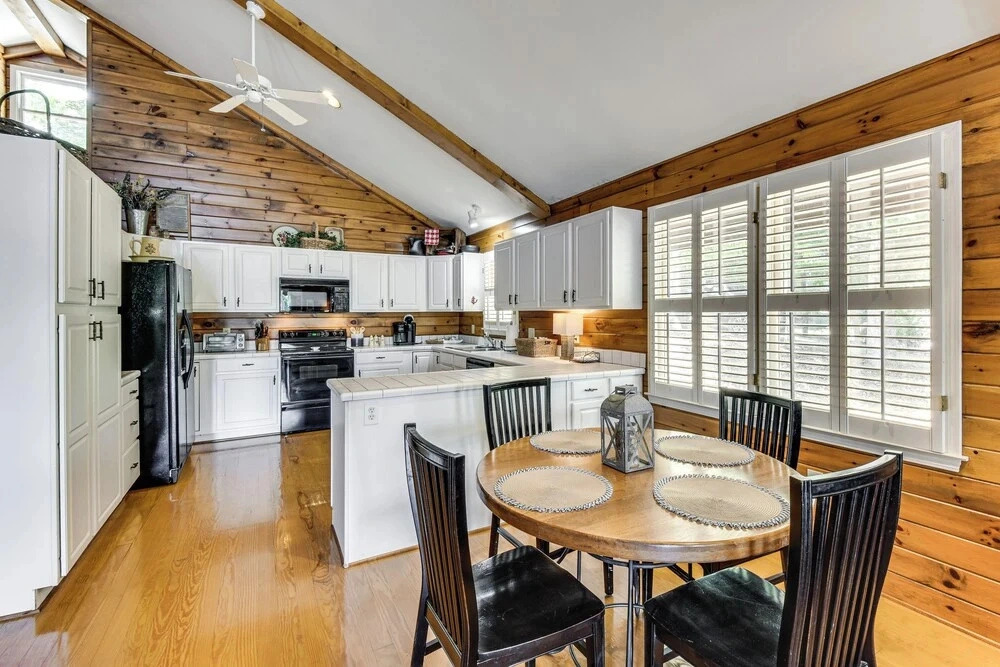 Game Room, Dock & More! Panoramic Lakefront Oasis